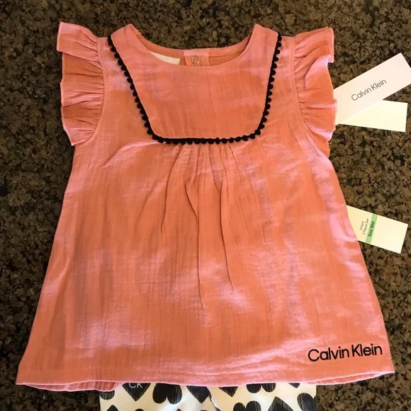 Calvin Klein 2 piece set.  Heart leggings sand top. Baby clothes NWT size 18M - Picture 2 of 9